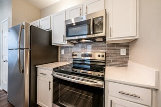 Regency Dell Ranch Apartments in Round Rock, TX - Building Photo - Building Photo