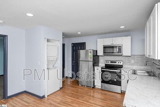 249 E Hampton Ave in Spartanburg, SC - Building Photo - Building Photo