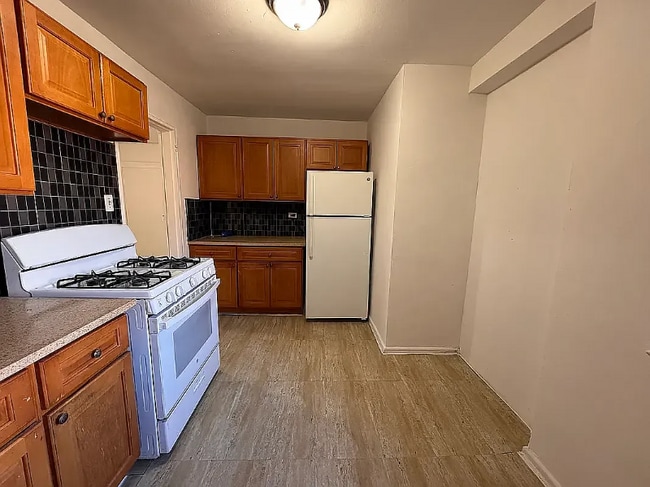 41-7 Bowne St in Flushing, NY - Building Photo - Building Photo