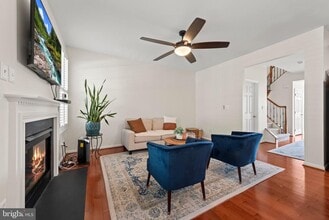 43286 Morven Square in Ashburn, VA - Building Photo - Building Photo