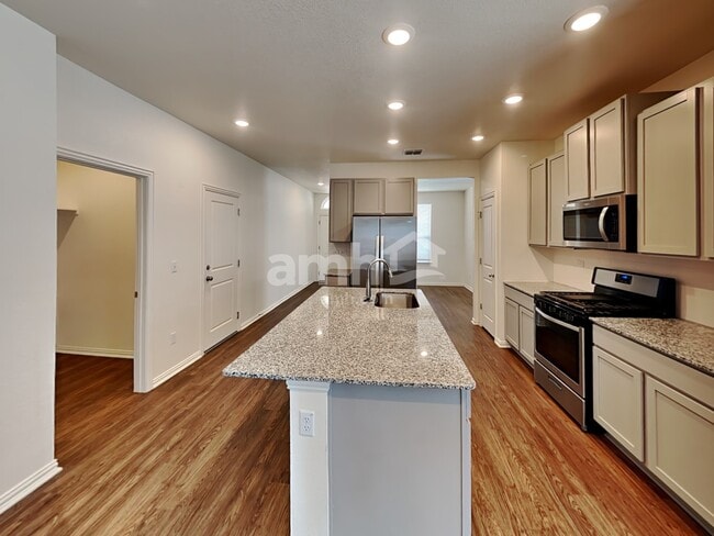 409 Pebble Beach Run in New Braunfels, TX - Building Photo - Building Photo