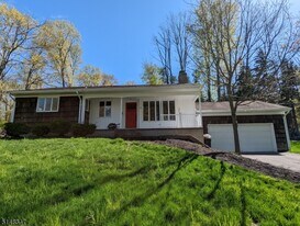 6 W Windy Bush Ln in Sparta, NJ - Building Photo