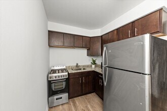 6211 N Kenmore Ave in Chicago, IL - Building Photo - Building Photo