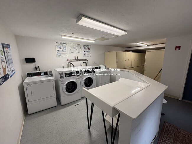 60 Queensberry St, Unit 4 in Boston, MA - Foto de edificio - Building Photo