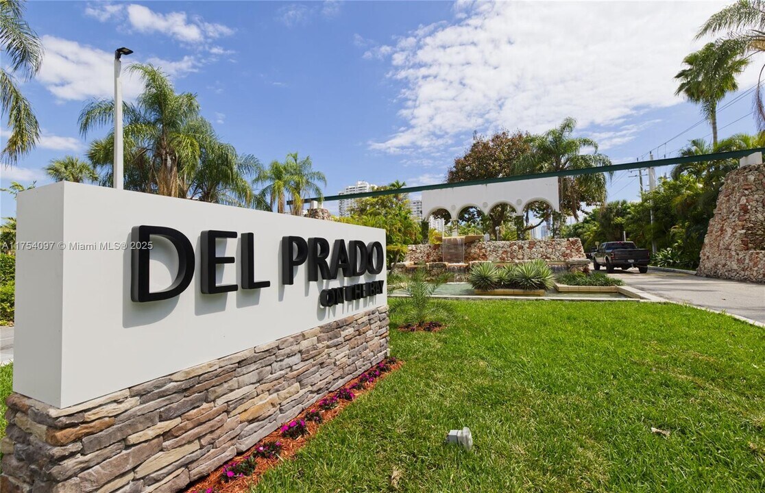 18061 Biscayne Blvd in Aventura, FL - Building Photo