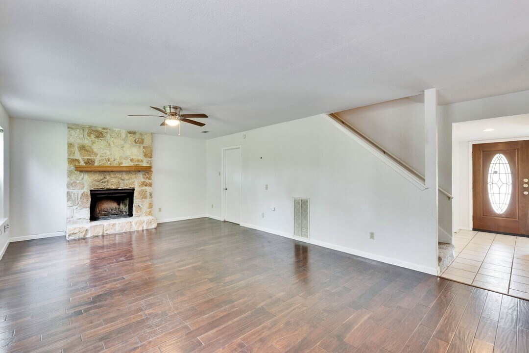 7501 Gaines Mill Ln in Austin, TX - Foto de edificio