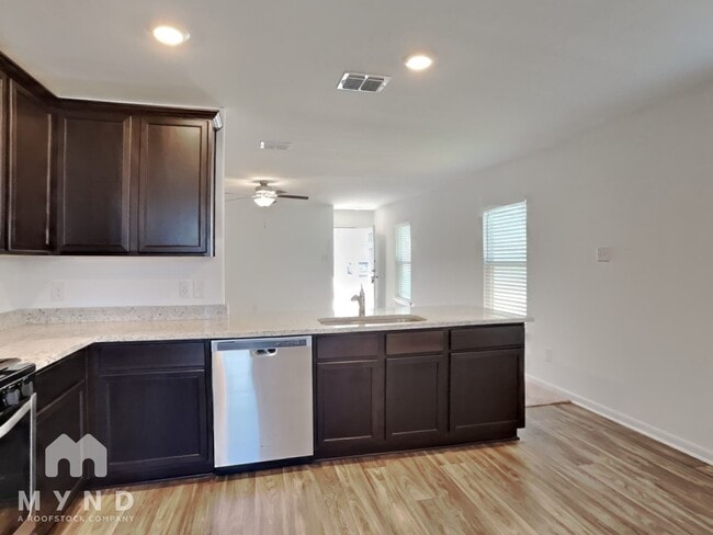 3988 Prairie Crk in New Braunfels, TX - Foto de edificio - Building Photo