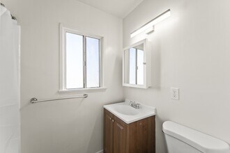 1339 W 109th St in Los Angeles, CA - Building Photo - Building Photo