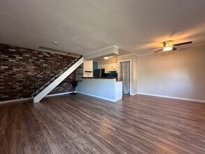 1589 NE Kane Dr in Gresham, OR - Building Photo - Building Photo