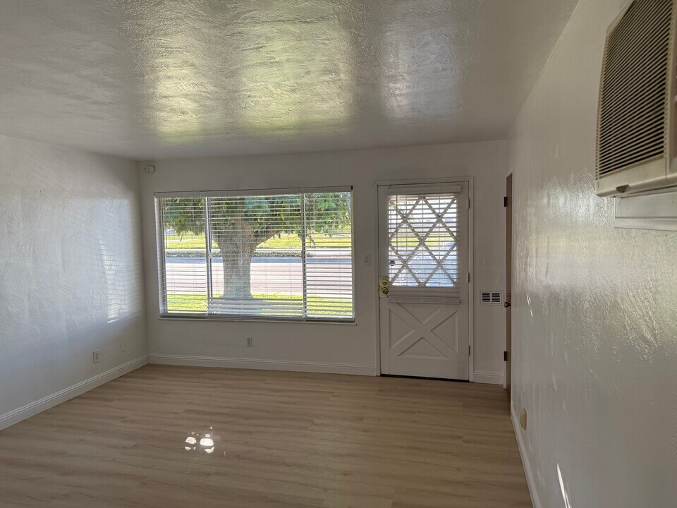 614 S Lower Sacramento Rd in Lodi, CA - Building Photo