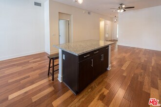 12920 W Runway Rd-Unit -161 in Los Angeles, CA - Building Photo - Building Photo