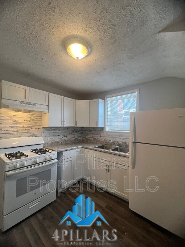 property at 1311 E Columbus Dr