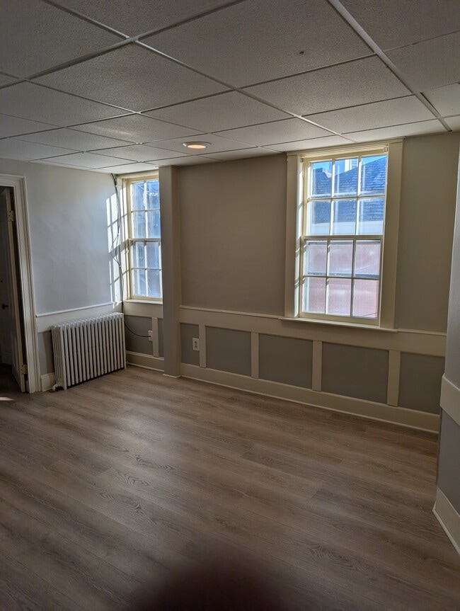 24 North St, Unit 8 in Plymouth, MA - Foto de edificio - Building Photo