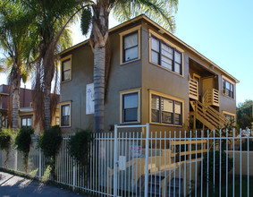 2165-2183 Ocean View Blvd in San Diego, CA - Foto de edificio - Building Photo