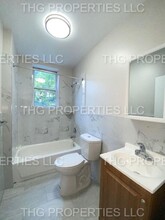 678 Scotland in Orange, NJ - Building Photo - Interior Photo