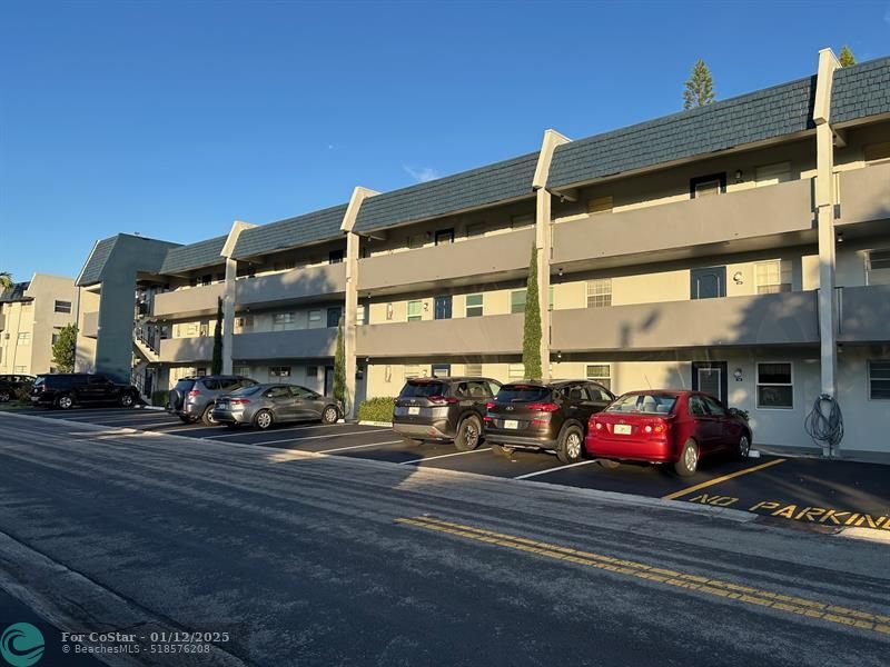 7797 Golf Cir Dr in Margate, FL - Foto de edificio