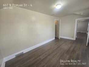 607 N Poplar St in Waukegan, IL - Building Photo - Building Photo
