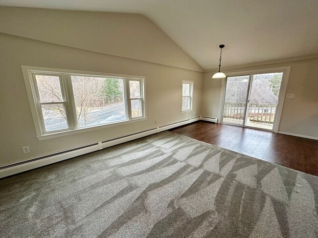 5 Prospect Street-C C in New Hartford, CT - Foto de edificio - Building Photo