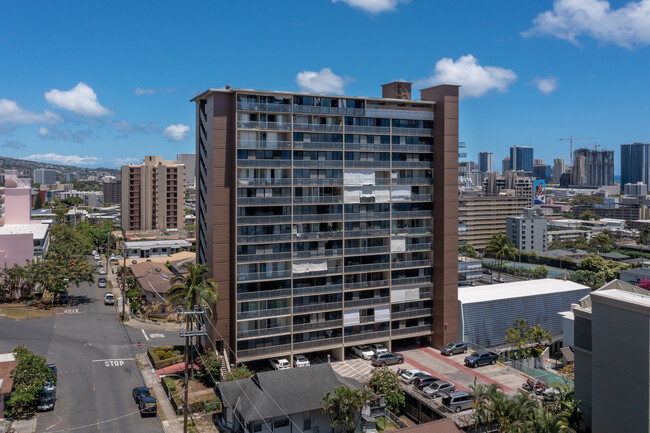 Victoria Towers in Honolulu, HI - Building Photo - Building Photo