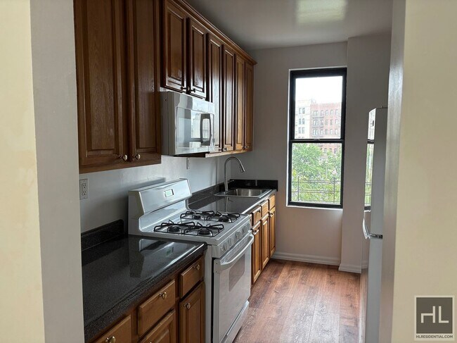 West 171st Street in New York, NY - Building Photo - Building Photo