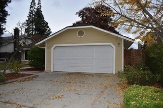 872 San Pablo Ave in Merced, CA - Building Photo - Building Photo