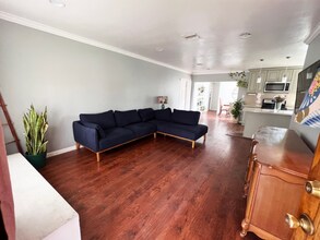 8010 Crosnoe Ave in Los Angeles, CA - Building Photo - Building Photo