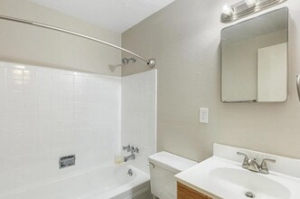 1190 S Allison St in Lakewood, CO - Building Photo - Building Photo