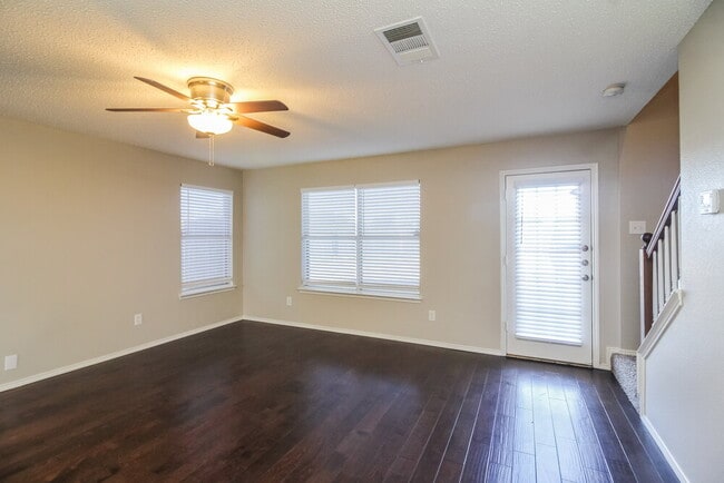 705 Timber Trail in Desoto, TX - Foto de edificio - Building Photo