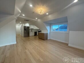 12 Sewall Ave in Winthrop, MA - Foto de edificio - Building Photo