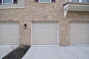 7927 Oakbridge Way, Unit 7927 Oakbridge Way in Cincinnati, OH - Building Photo