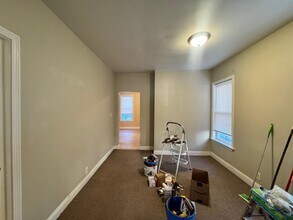 115 Elm St, Unit 1 in Somerville, MA - Foto de edificio - Building Photo