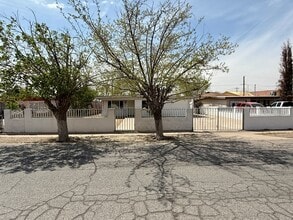 216 Link Dr in El Paso, TX - Building Photo - Building Photo