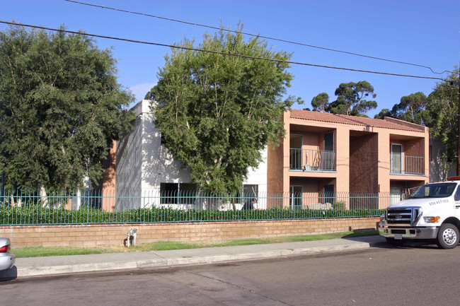 Coral Park Apartments in El Cajon, CA - Building Photo - Building Photo