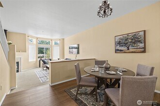 2145 NW Pacific Elm Dr in Issaquah, WA - Building Photo - Building Photo