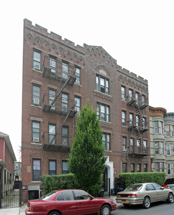 324 E 31st St in Brooklyn, NY - Building Photo