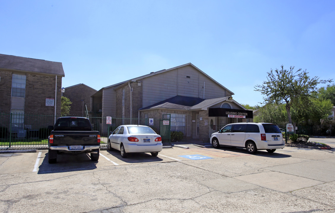 Greyfield Apartments in Houston, TX - Building Photo