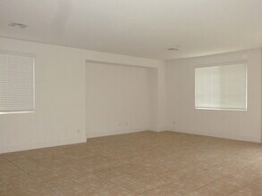 9689 Kampsville Ave in Las Vegas, NV - Building Photo - Building Photo
