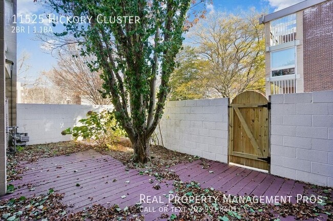 11525 Hickory Cluster in Reston, VA - Building Photo - Building Photo