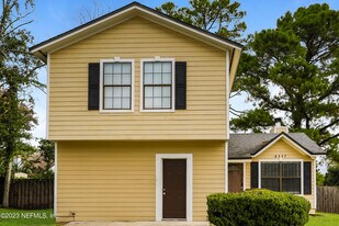8117 Fort Lee Trail in Jacksonville, FL - Building Photo