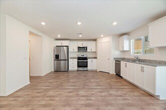 14075 Cordelia St in Moreno Valley, CA - Building Photo - Building Photo