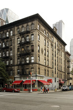 824 9th Ave in New York, NY - Building Photo - Building Photo