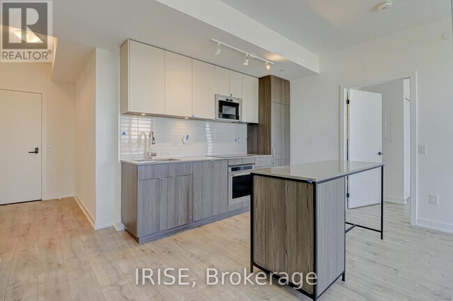 property at 220-220 Missinnihe Way