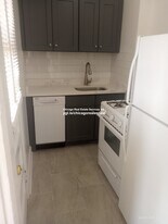 1317 W Estes Ave, Unit 7 in Chicago, IL - Building Photo