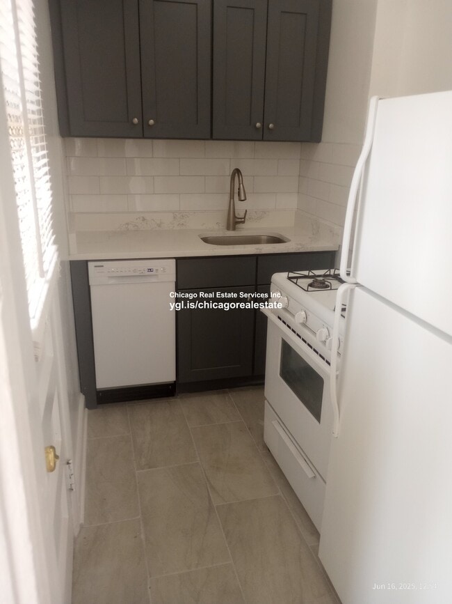 1317 W Estes Ave, Unit 7