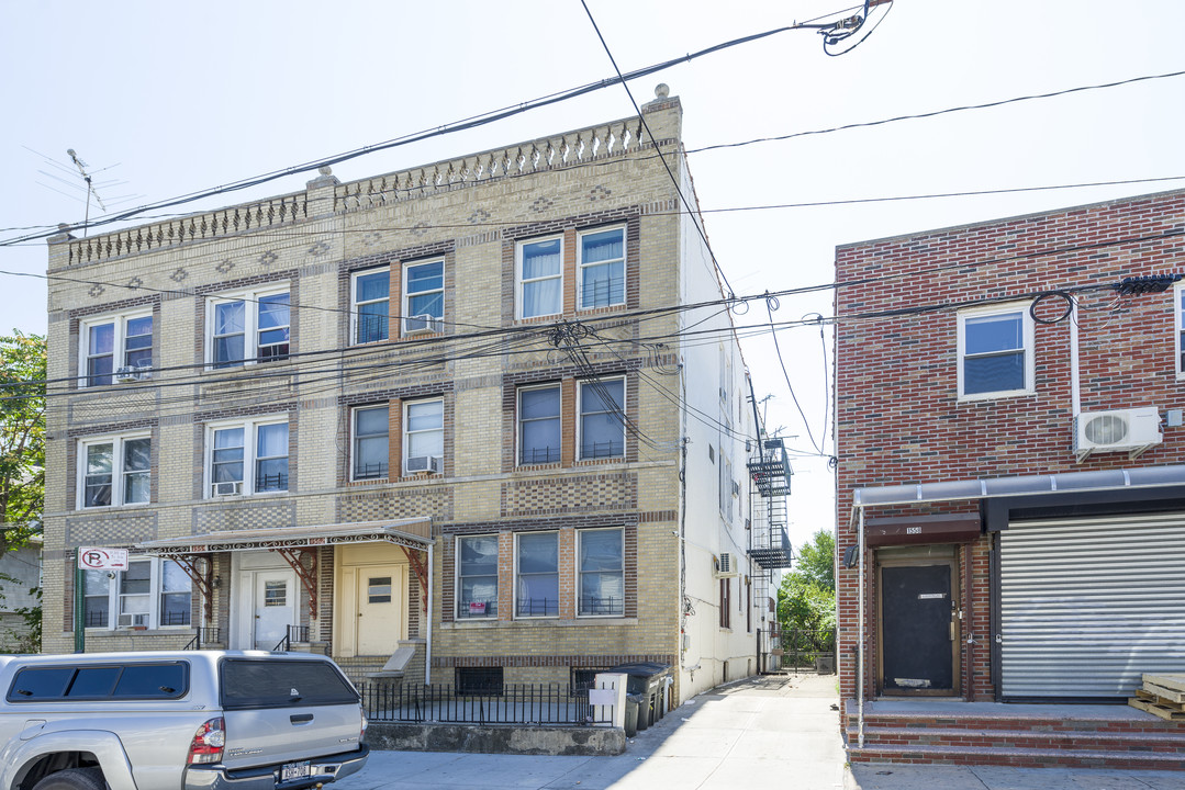 1562 Bay Ridge Ave in Brooklyn, NY - Foto de edificio