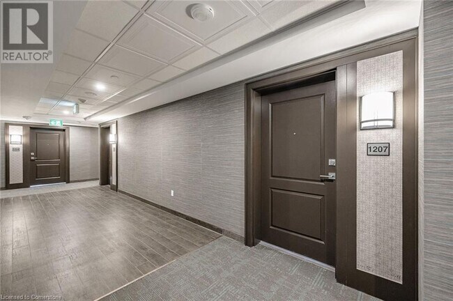 450 Dundas St E in Waterdown, ON - Building Photo - Building Photo