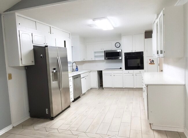 8620 Chateau Cir in Beaumont, TX - Building Photo - Building Photo