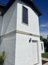 1930 Como St in Port Charlotte, FL - Foto de edificio - Building Photo