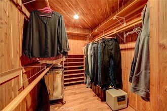 15335 Magnolia Blvd, Unit 216 in Sherman Oaks, CA - Building Photo - Building Photo