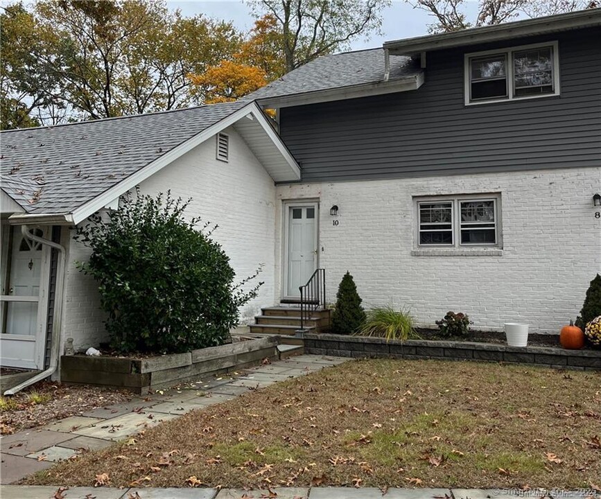 15 Sunset Terrace in Essex, CT - Building Photo